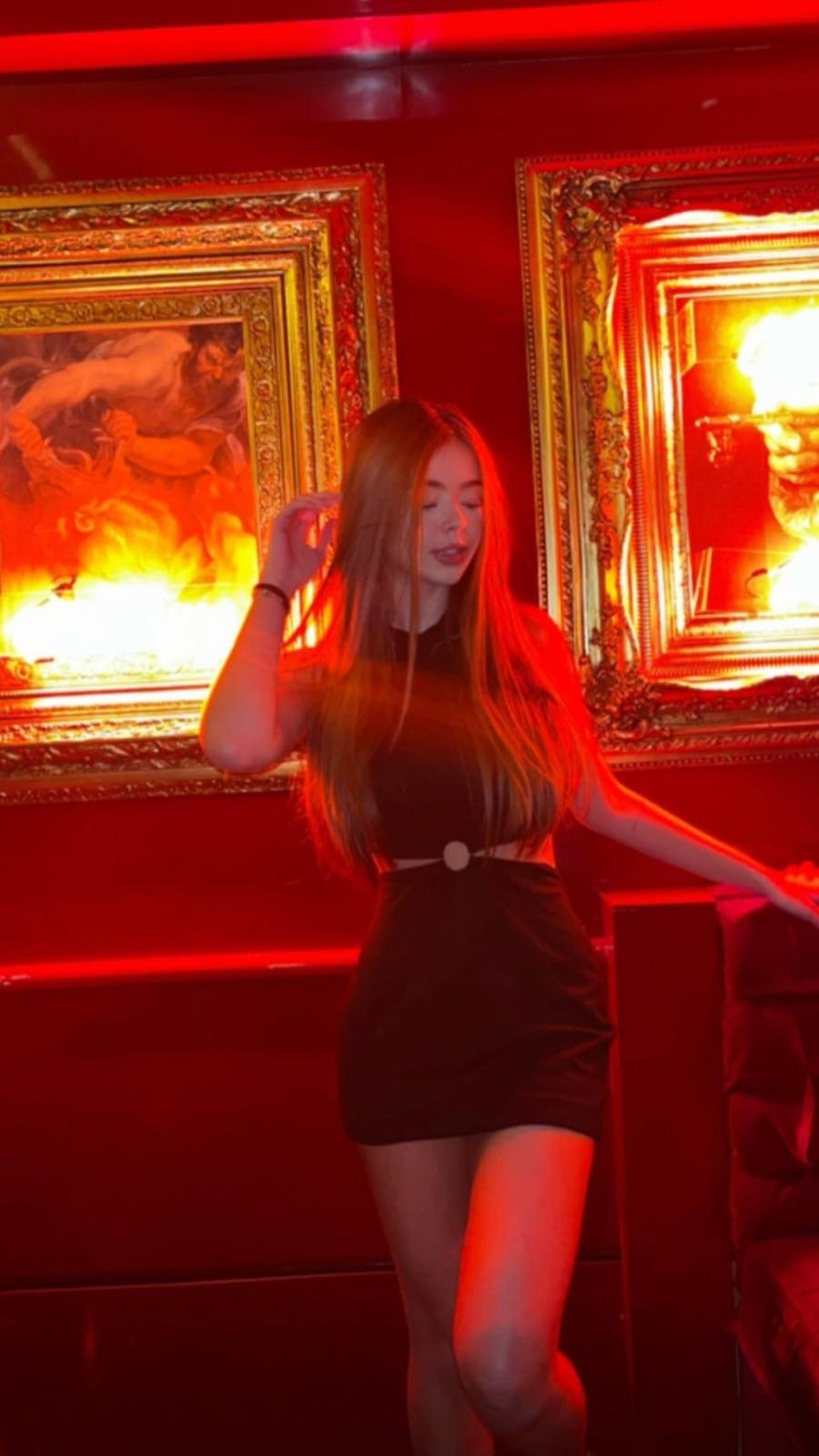 Escort - MARTINA - Ibiza Tops